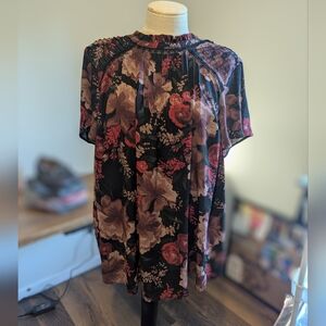 Torrid Womens Blouse Size 2 2X 18 20 Black Pink Purple Floral Flutter Sleeve Top